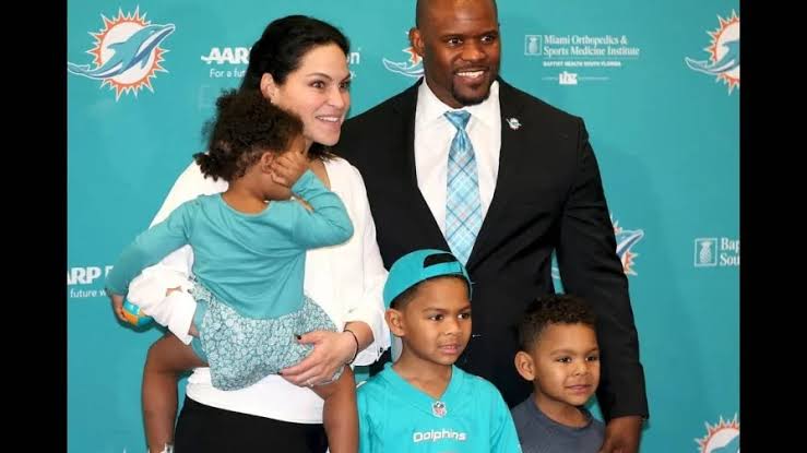 “We love each other and are happy to be back together.” Brian Flores reunites with ex-wife Jennifer Maria after three years of divorce, reminiscing about old memories……