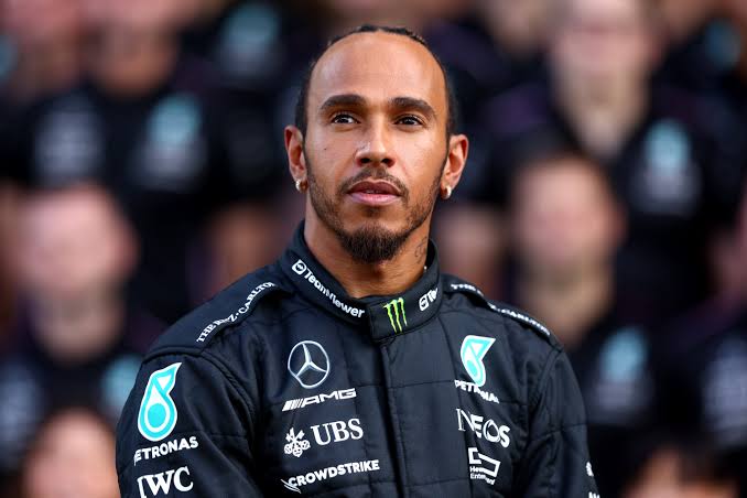 Tragic Loss: Lewis Hamilton involved in car crash that Leads to….