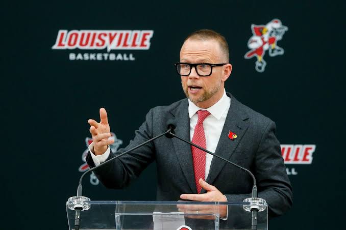 Louisville Cardinals head coach Pat Kelsey  announces his ultimate decision after confirming contract with…..